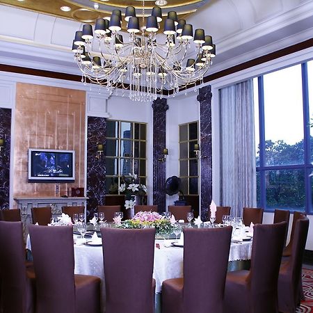 Grand Oriental Hotel Донгуан Екстериор снимка