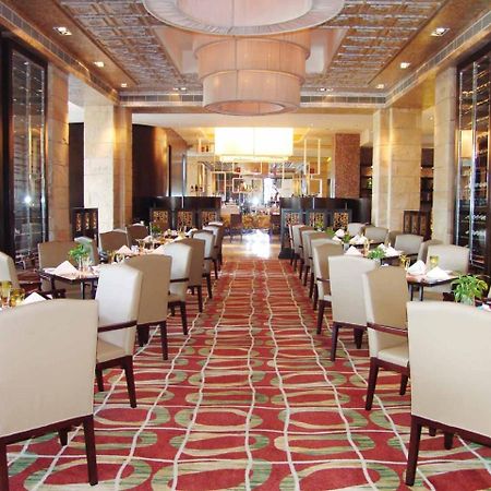 Grand Oriental Hotel Донгуан Екстериор снимка