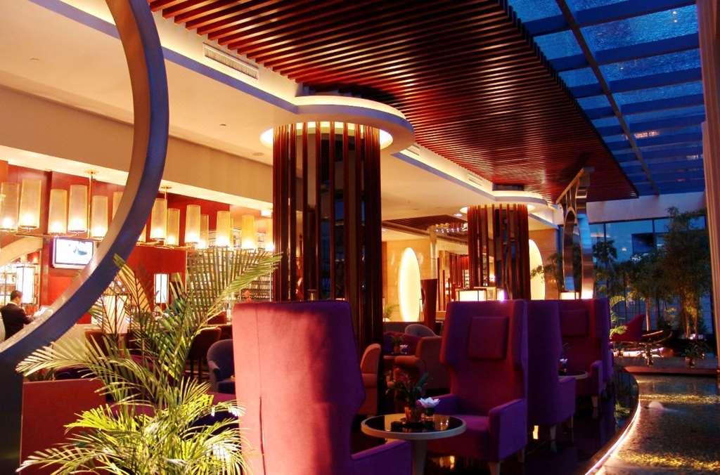 Grand Oriental Hotel Донгуан Ресторант снимка