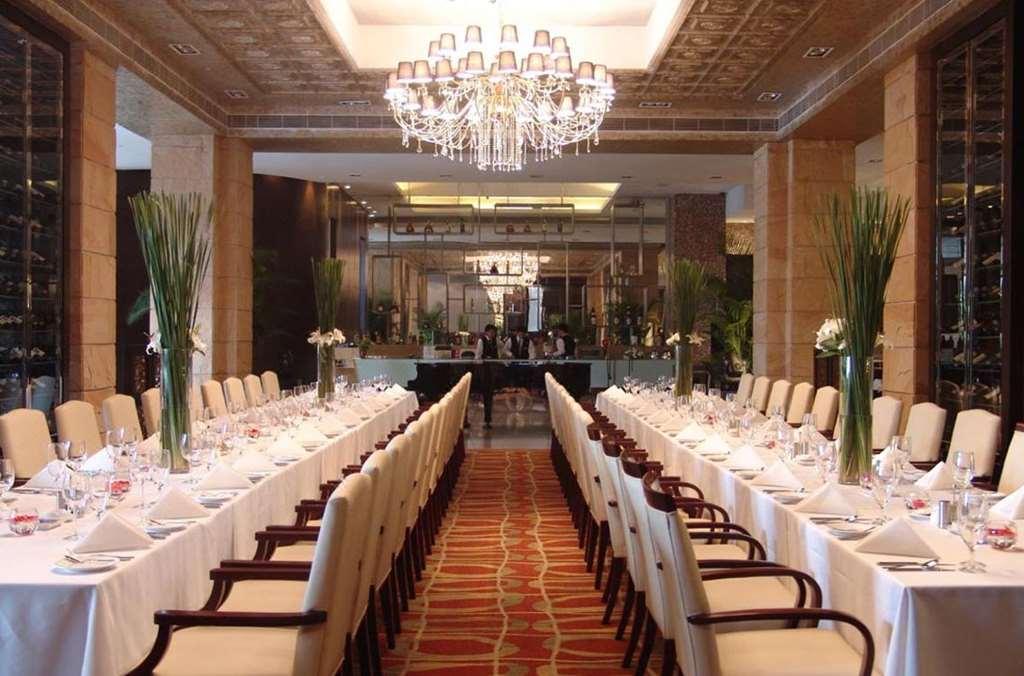 Grand Oriental Hotel Донгуан Ресторант снимка