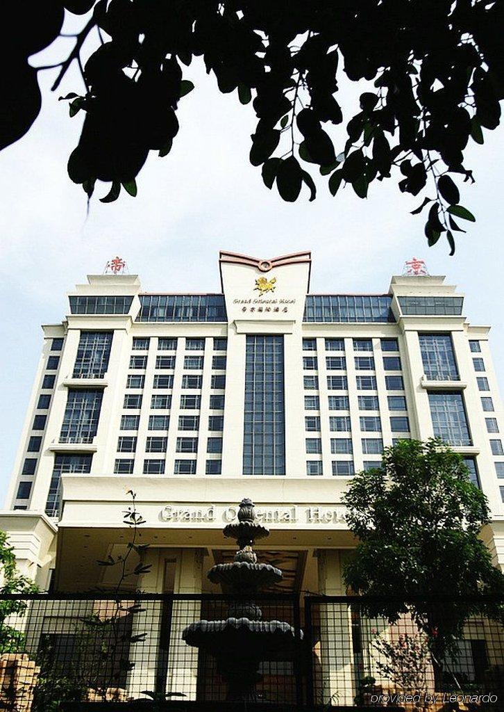 Grand Oriental Hotel Донгуан Екстериор снимка