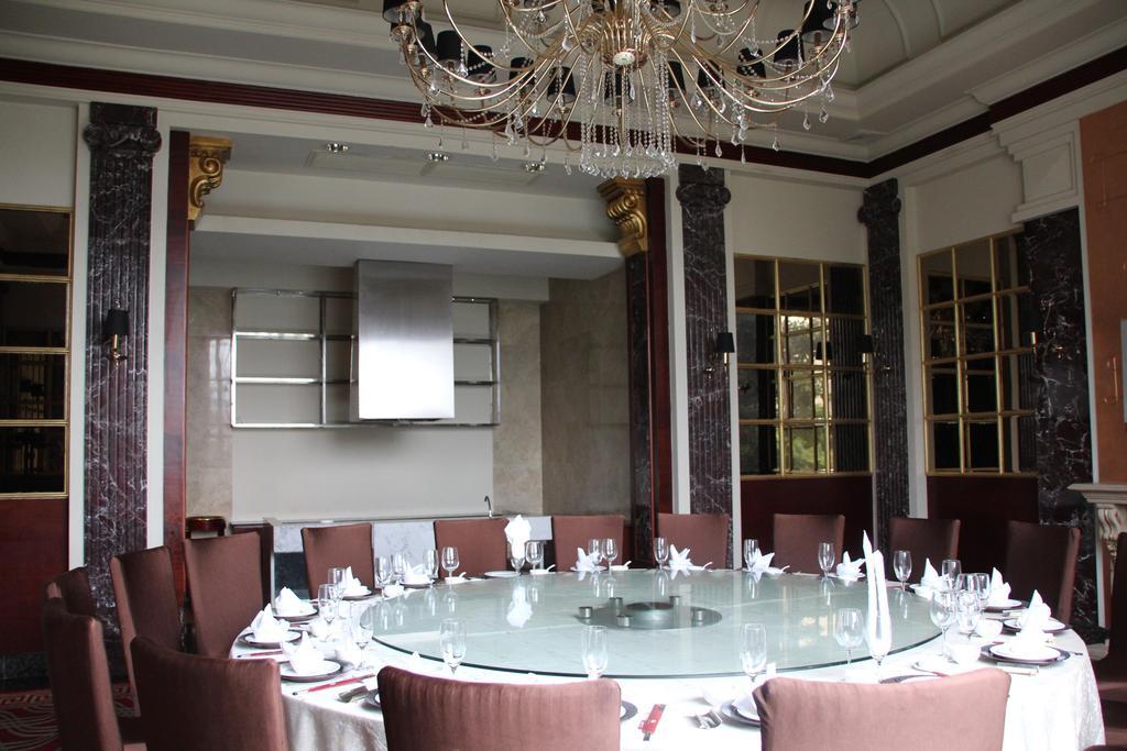 Grand Oriental Hotel Донгуан Екстериор снимка