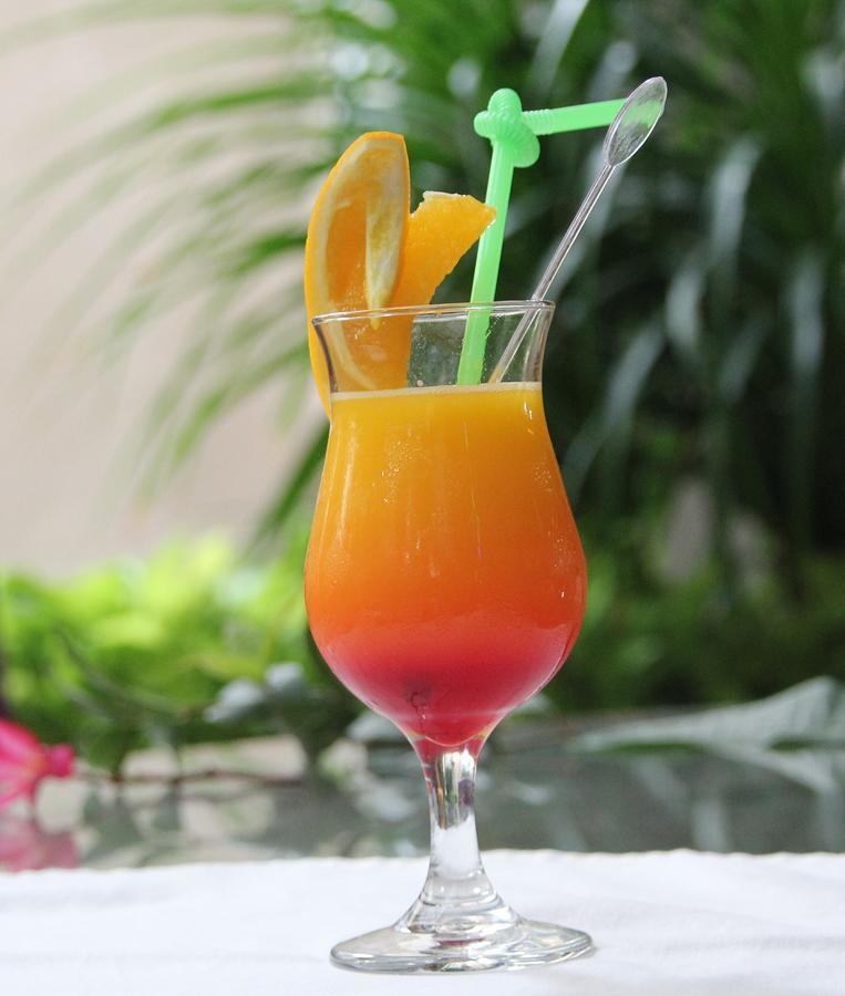 Grand Oriental Hotel Донгуан Екстериор снимка