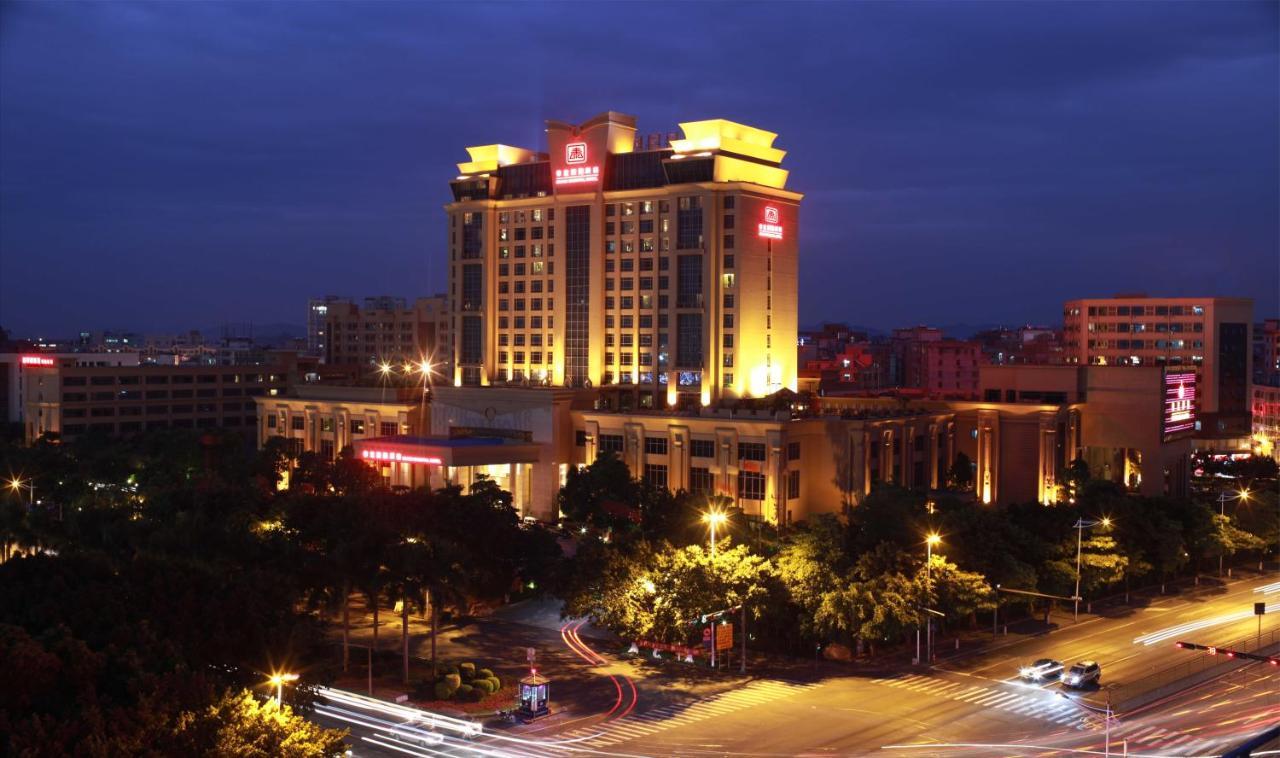 Grand Oriental Hotel Донгуан Екстериор снимка