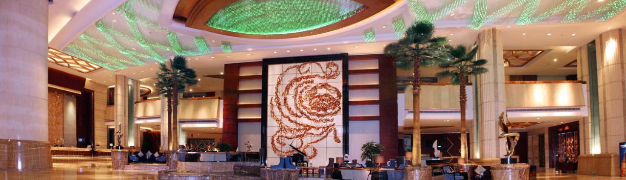 Grand Oriental Hotel Донгуан Екстериор снимка