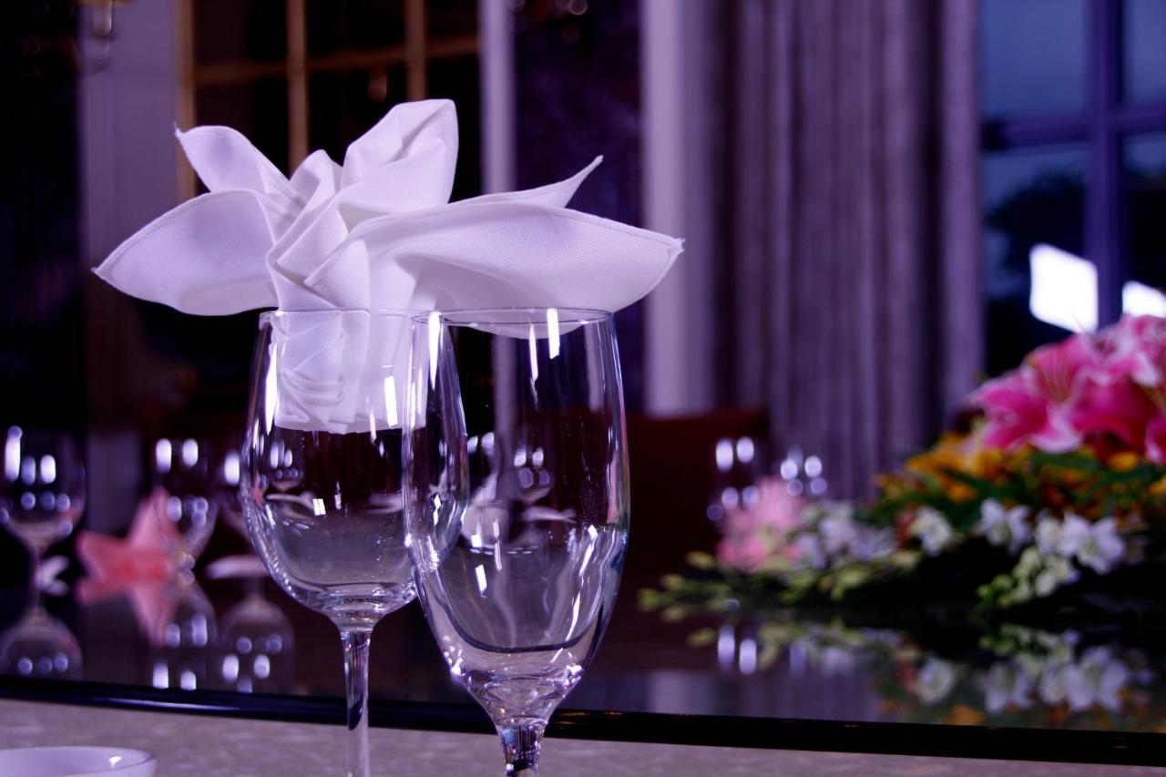 Grand Oriental Hotel Донгуан Екстериор снимка