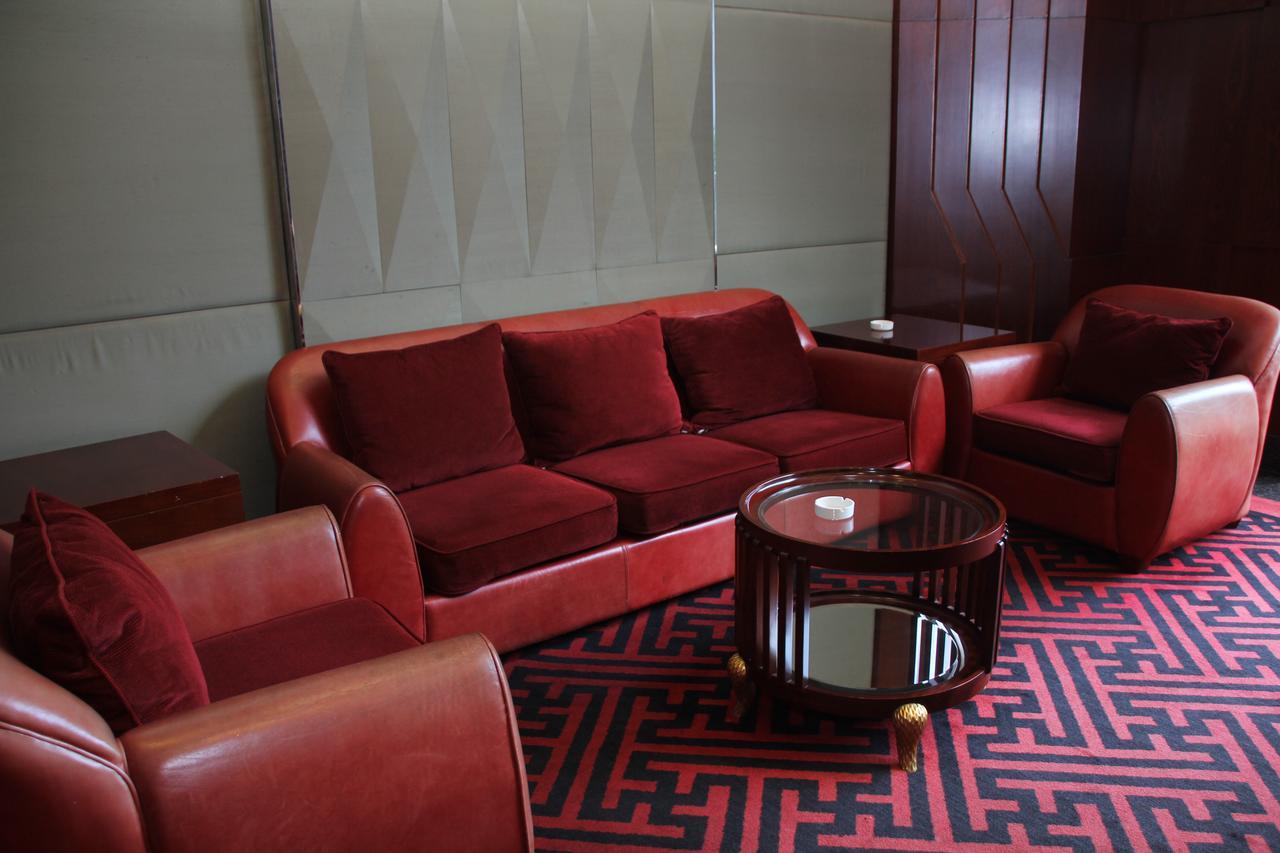 Grand Oriental Hotel Донгуан Екстериор снимка